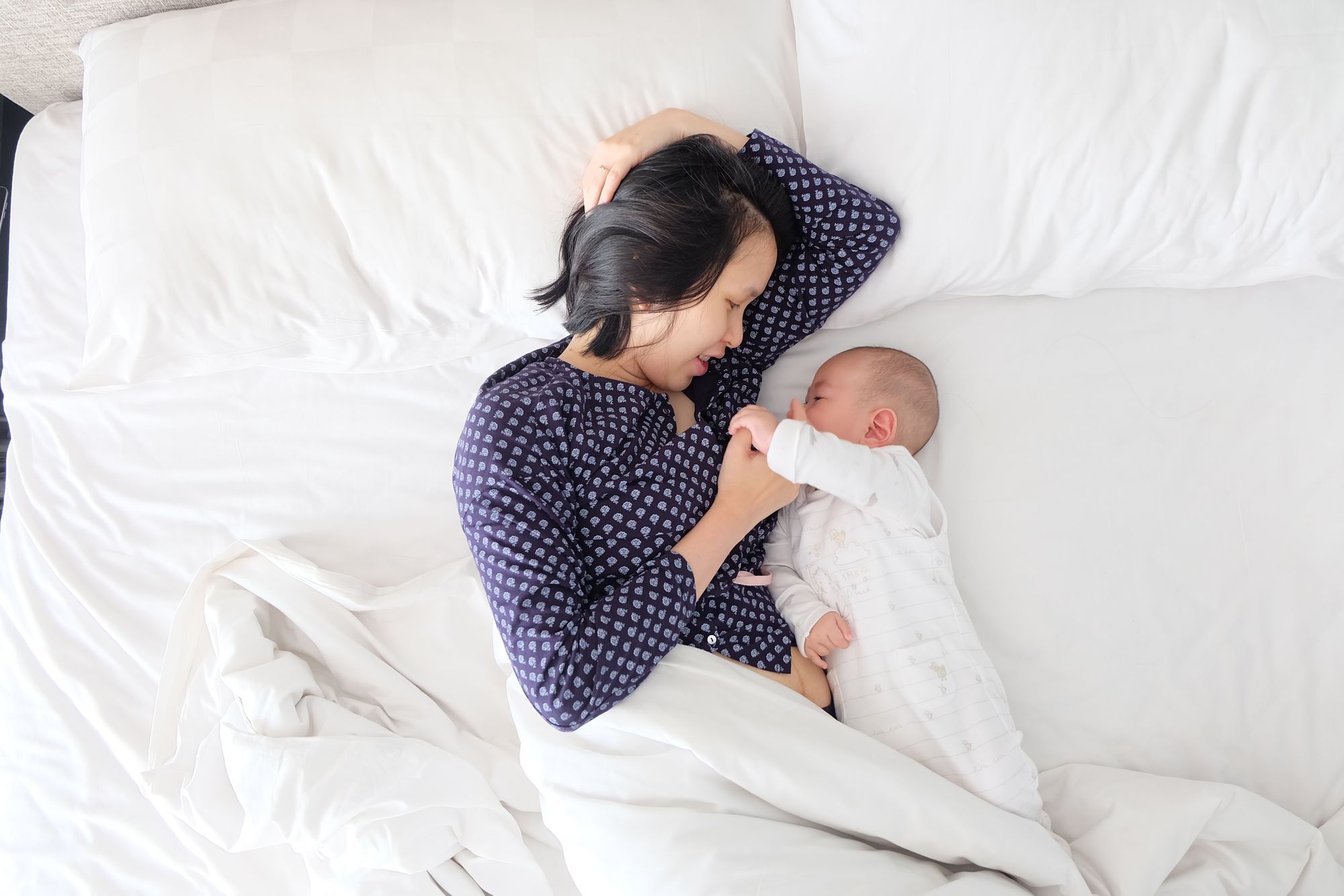 Postpartum Anxiety: 3 Therapists Share What You Need to Know