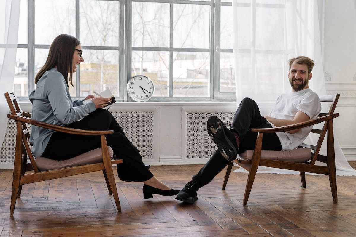 6 Reasons to Start Therapy [2024]