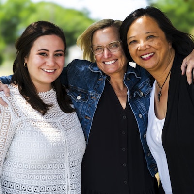 Julia Leonard Julia Leonard