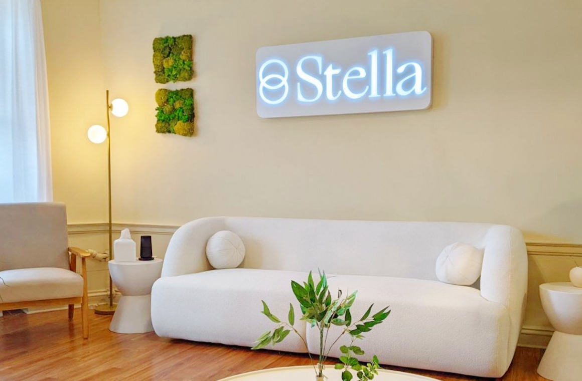 Julia DeGrooth Julia DeGrooth