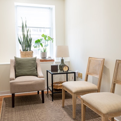 Emma Nowicki Emma Nowicki