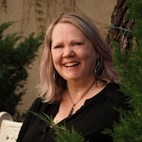 Profile image of Angela Sauer Profile image of Angela Sauer