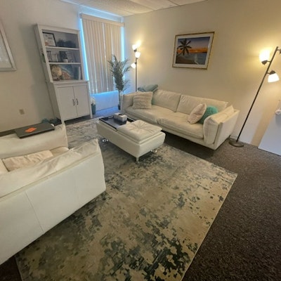 Julia Overlin Julia Overlin