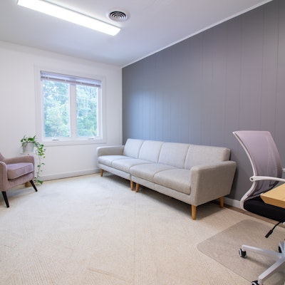 Lindsay Bryden Lindsay Bryden